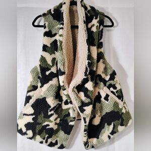 Camouflage Sherpa Vest